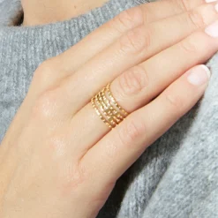 Anillo acabado en oro amarillo 18K - Zaie