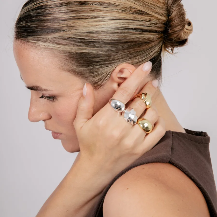 Anillo acabado en oro amarillo de 18k - Nura