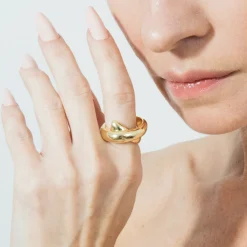 Anillo acabado en oro amarillo de 18k - Nacui