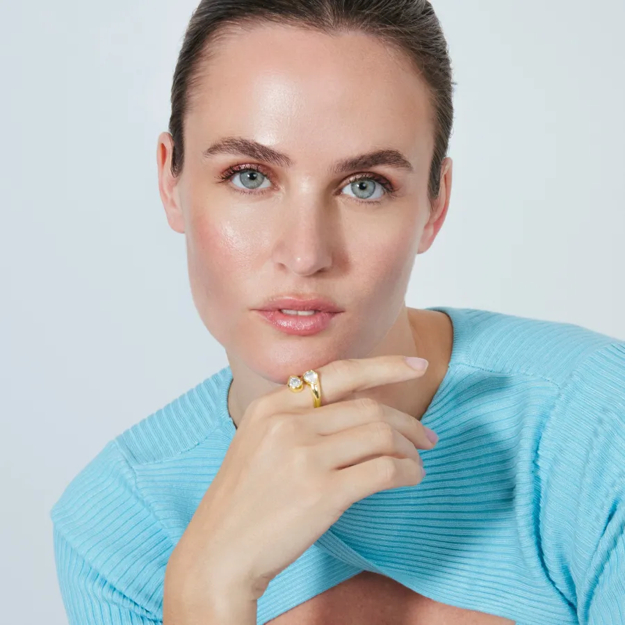 Anillo de Circonita Brillante acabado en oro amarillo de 18k - Zayl