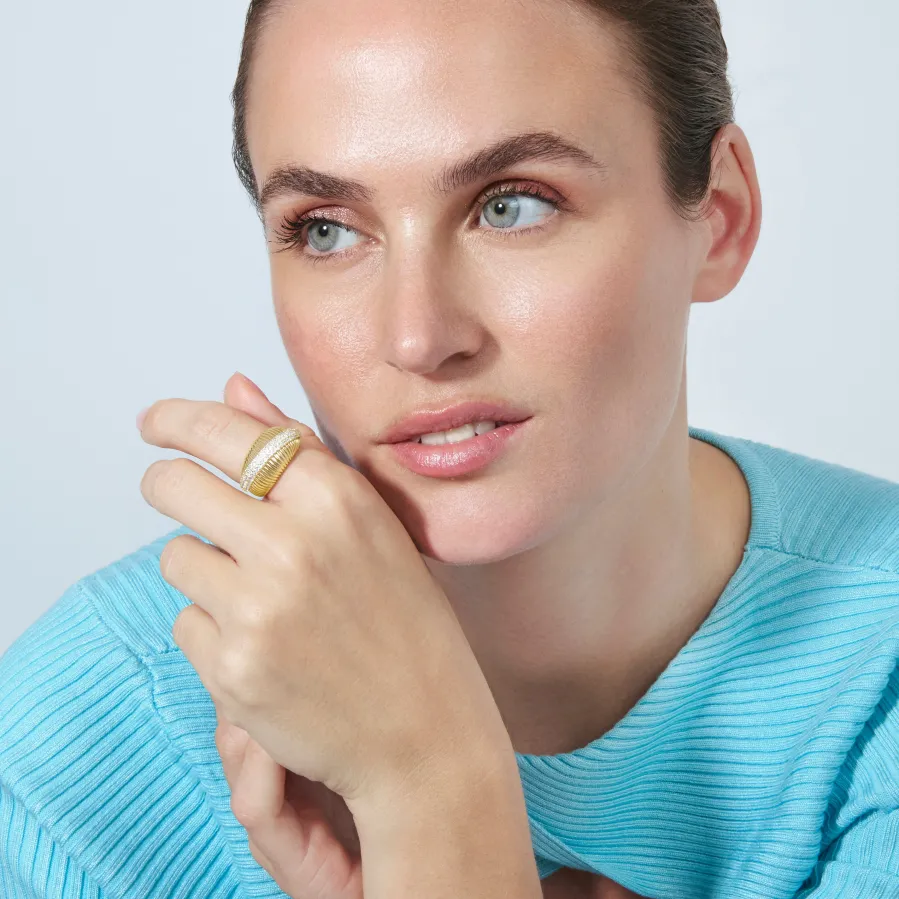 Anillo de Circonita Brillante acabado en oro amarillo de 18k - Gunlib