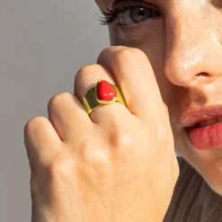 Anillo de Coral acabado en oro amarillo 18K - Sheak