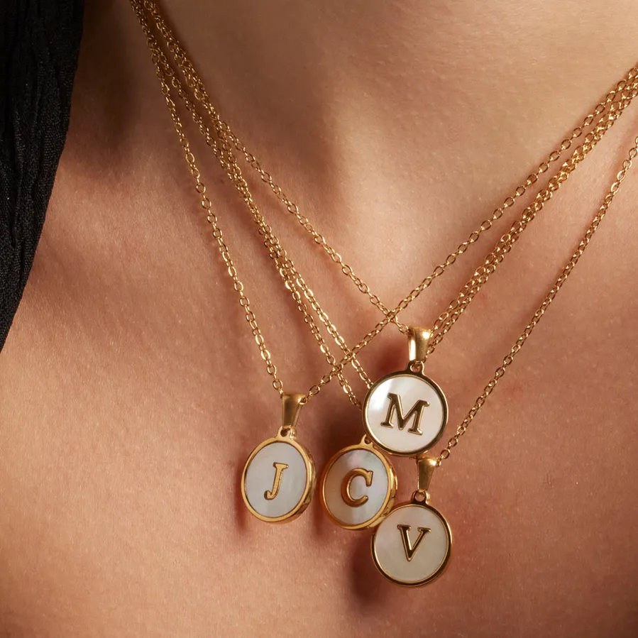 Collar de Madreperla Blanca acabado en oro amarillo 18K - Alphabet