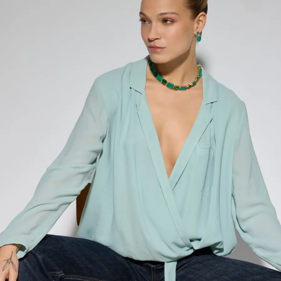 Collar de Plata de Ley 925 y Cuarzo Hidrotermal Verde Paraiba acabado oro amarillo de 18k - Lindrak
