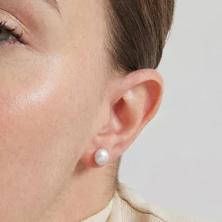 Pendientes de Plata de Ley 925 de 8mm con Perla Blanca acabados en rodio - Básico