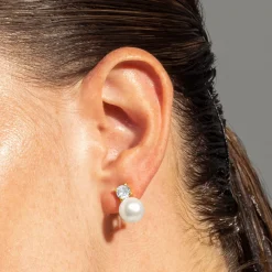 Pendientes de Plata de Ley 925 con Perla Blanca acabados en oro amarillo 18K - Essential