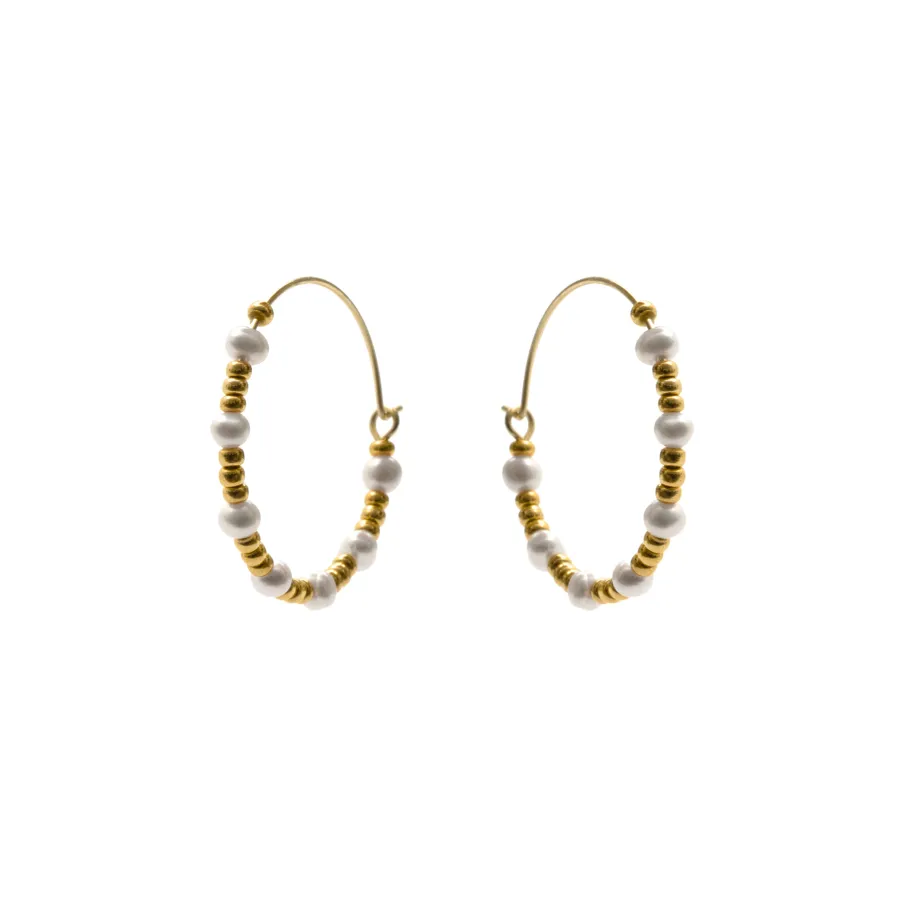 Pendientes de Plata de Ley 925 y Perla Blanca acabado en oro amarillo de 18k - Deli