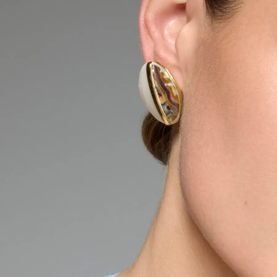 Pendientes Thisca de Madreperla Blanca acabado oro amarillo de 18k